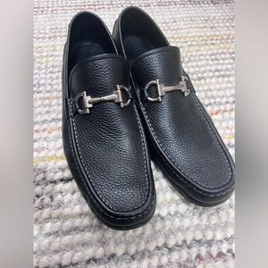 Men 11 ½ Ferragamo black pebble leather loafer Worn twice excellent condition